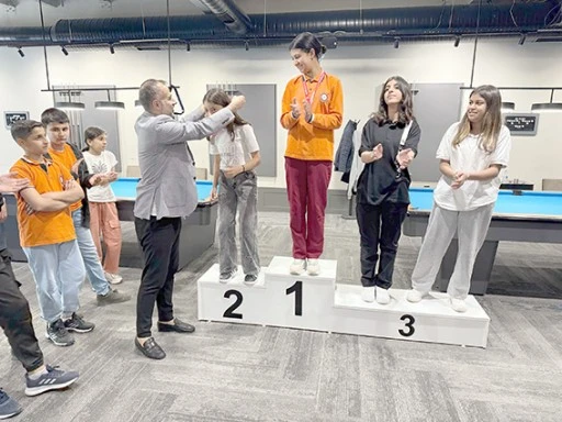 DİKTEPELİ KIZLAR BİLARDODA TÜRKİYE FİNALİNDE