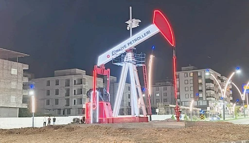 ÖZGÜRLÜK BULVARINA AT BAŞI