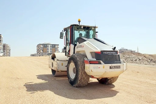 YENİ İMAR ALANLARINDA YOL ÇALIŞMASI DEVAM EDİYOR