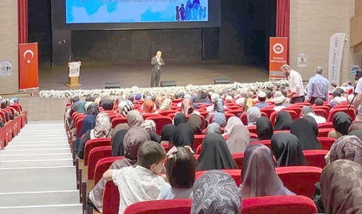 BATMAN’DA HZ. PEYGAMBER KONFERANSI DÜZENLENDİ