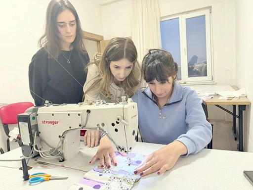 14 ÖĞRENCİ DİKİŞ NAKIŞ ÖĞRENİYOR