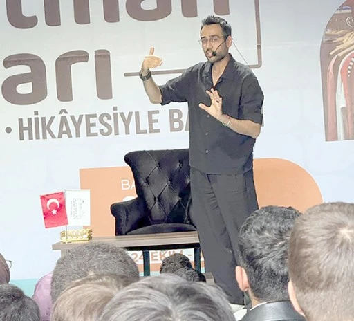 KİTAP FUARINDA GRİ KOÇ’TAN GENÇLERE SINAV TAKTİKLERİ!