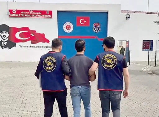 CEZAEVİ FİRARİSİ YAKALANDI
