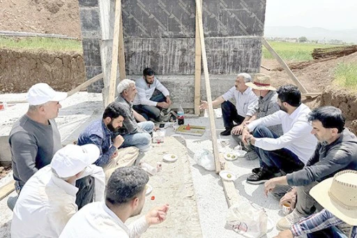 BAŞKAN ŞAHİN’DEN 1 MAYIS’TA İNŞAAT İŞÇİLERİNE ZİYARET