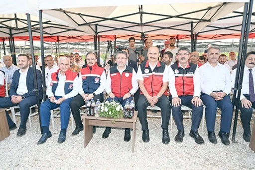 NASIROĞLU, BÖĞÜRTLEN HASADINA KATILDI