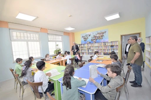 MÜDÜR CİĞER, MİNİK ÖĞRENCİLERLE KİTAP OKUMA NOKTASI'NDA BULUŞTU