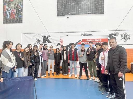 TAEKWONDOCULAR SARIKAMIŞ&rsquo;TAN 10 MADALYA İLE D&Ouml;ND&Uuml;