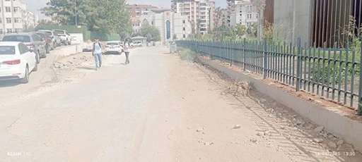 ESENTEPE’DE ÖĞRENCİLERİN KABUSU: ÇUKURLU YOL TEHLİKE SAÇIYOR