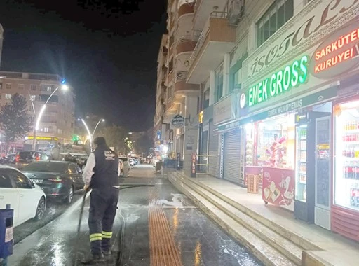 KALDIRIMLAR YIKANARAK PIRIL PIRIL HALE GETİRİLDİ