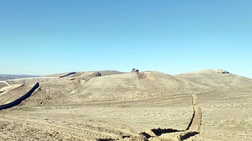 KENT MEZARLIĞI’NDA YENİ BAĞLANTI YOL ÇALIŞMALARI DEVAM EDİYOR