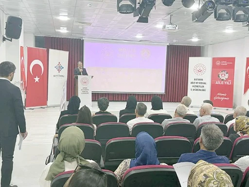 YAŞLI ÇALIŞTAYI GERÇEKLEŞTİRİLDİ