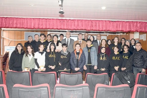 ÖĞRENCİLERE ‘ÜNİVERSİTEDE TIP EĞİTİMİ’ KONFERANSI VERİLDİ