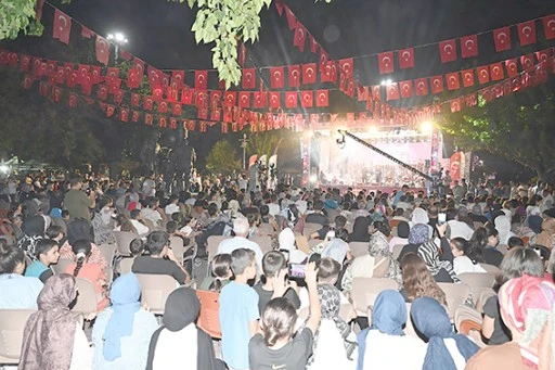 BATMANLILARDAN ‘KARDEŞLİĞİN ADI TÜRKİYE’ KONSERİNE YOĞUN İLGİ