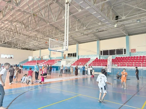 “ÖNCE CAMİYE, SONRA SPOR SALONUNA”