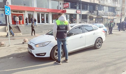 OTOB&Uuml;S GE&Ccedil;İŞİNİ ENGELLEYEN ARA&Ccedil; S&Uuml;R&Uuml;C&Uuml;LERİNE DENETİM