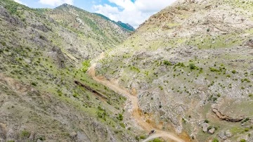 ÖZEL İDARE’DEN YOL AÇMA ÇALIŞMASI