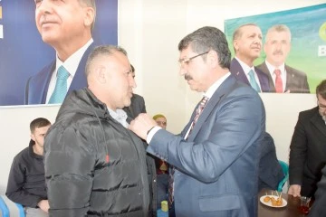 SAADET’TEN İSTİFA EDİP AK PARTİ’YE KATILDI