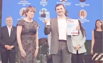 TANRISEVEN’E SOSYAL HİZMET ÖDÜLÜ