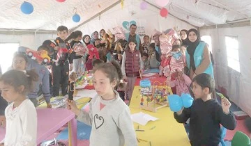 TÜGVA’DAN DEPREMZEDE ÇOCUKLARA ANLAMLI DESTEK