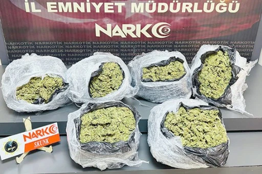 UYUŞTURUCU OPERASYONU: 5 KİLO 400 GRAM SKUNK ELE GEÇİRİLDİ