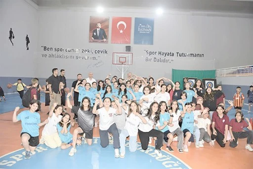 VALİ CANALP, SPOR KOMPLEKSİNİ İNCELEDİ