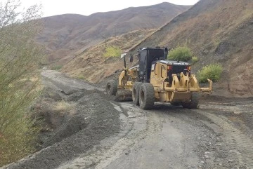 YOL AÇMA ÇALIŞMALARI SÜRÜYOR